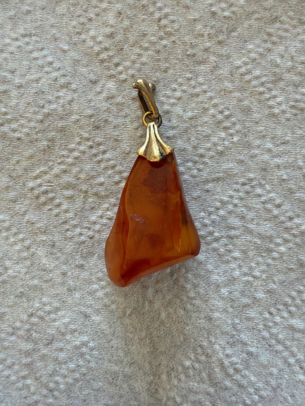 Amber pendent